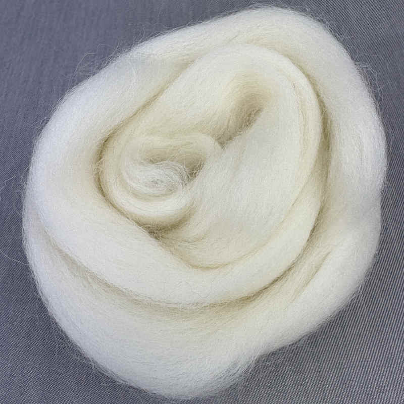 Corriedale uld fibre i farven milk/mælk