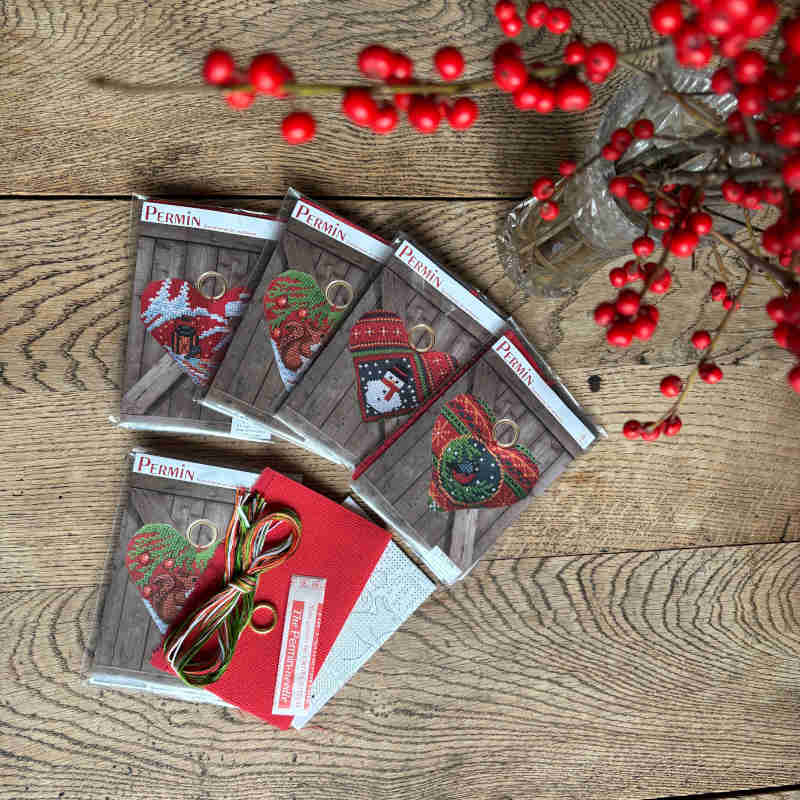 Permin broderikit hjerter med julemotiv