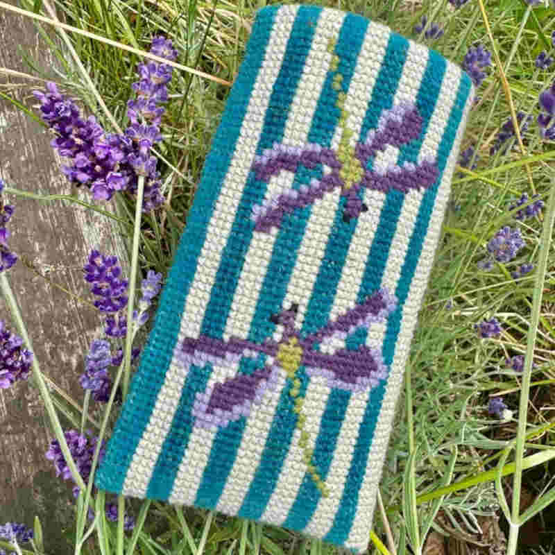 brilleetui med guldsmede fra Pomp Stitch
