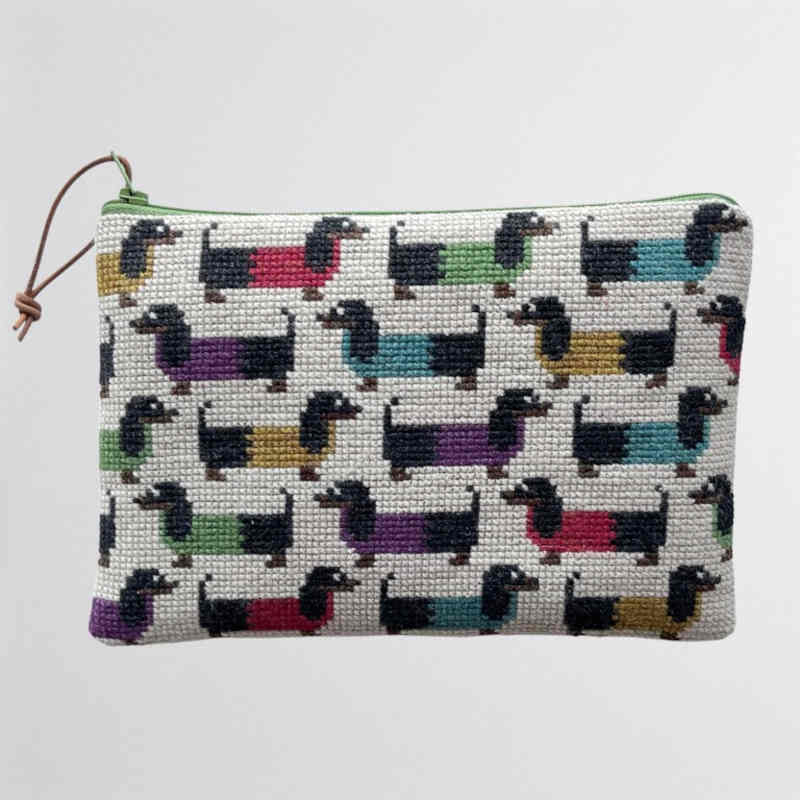 Baldyre clutch Røde hunde - broderikit