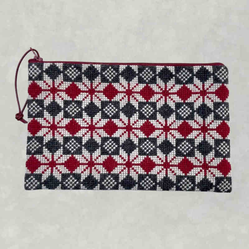 baldyre clutch Stella rød - broderikit 