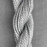 DMC perlegarn lysegrå