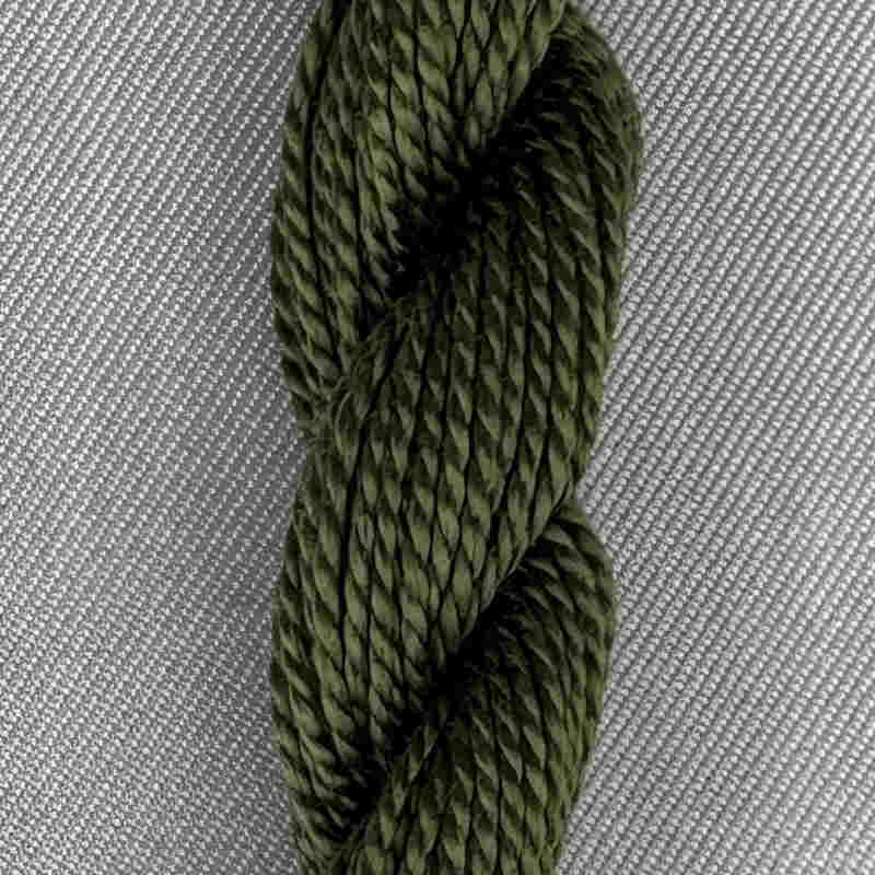broderigarn i mørkegrøn