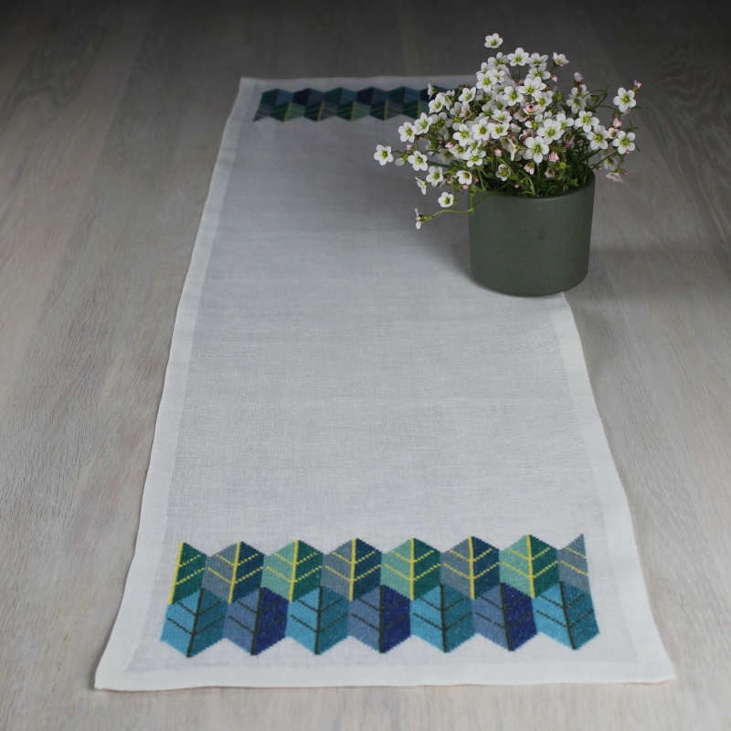 ooe broderi - Blue Leaves løber