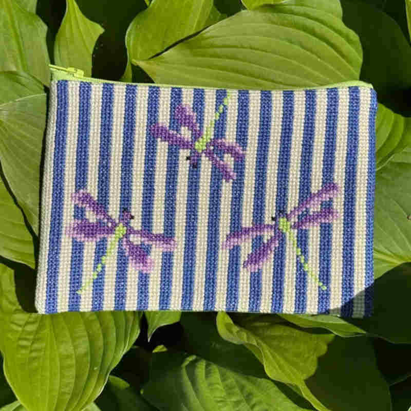 Clutch med guldsmede og striber fra Pomp Stitch