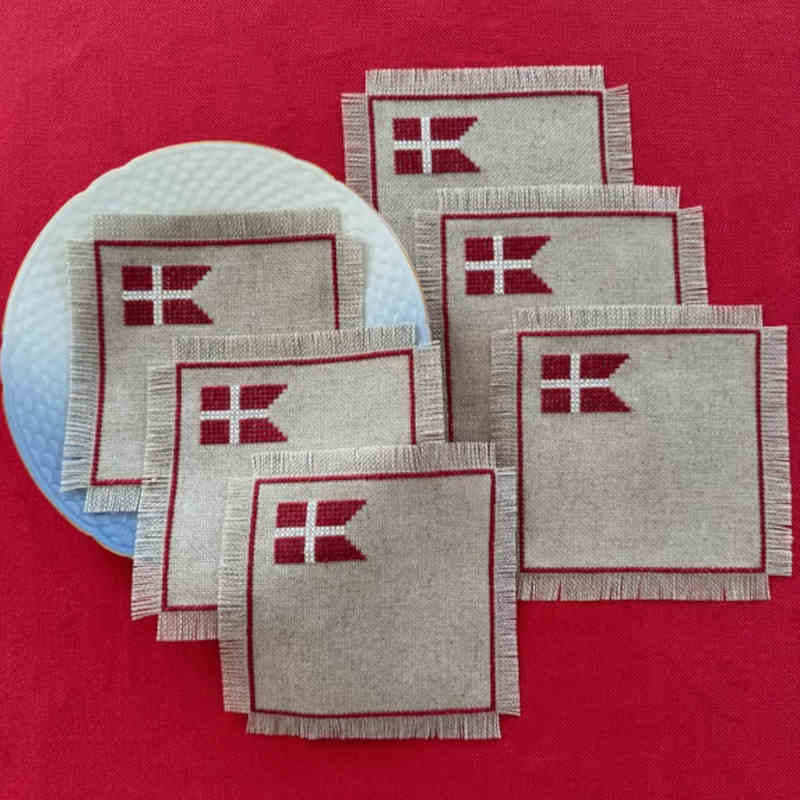 Et broderikit fra Pomp Stitch kun flag servietter
