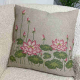 Broderikit - Pude fra Pomp Stitch - Pink Lotus Flowers