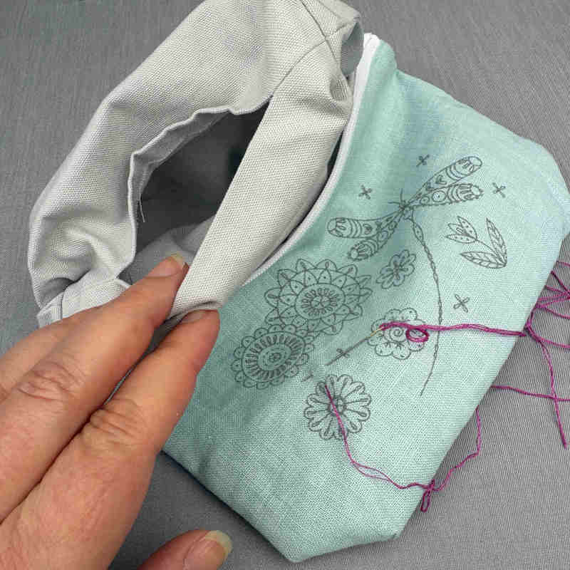 broderikit, hvor monteringen er klaret